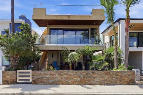 Photo of 167 Bay Shore Ave #A, Long Beach, CA 90803 (MLS # PW26173059)
