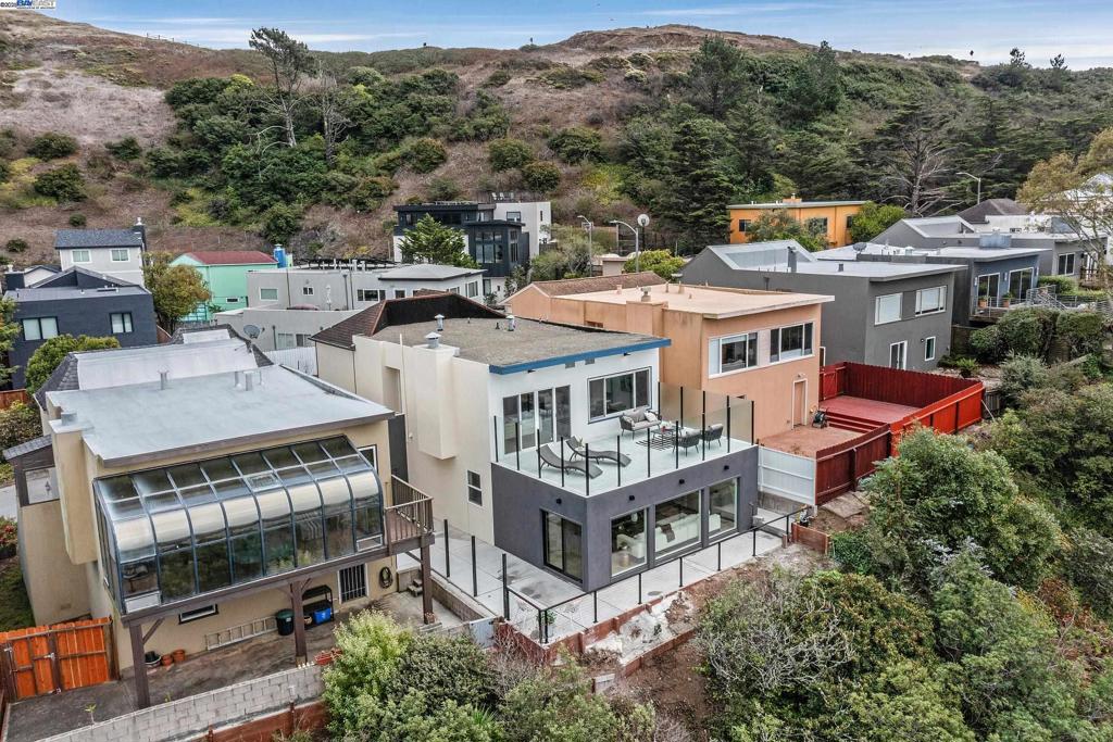 MIDTOWN TERRACE - Residential