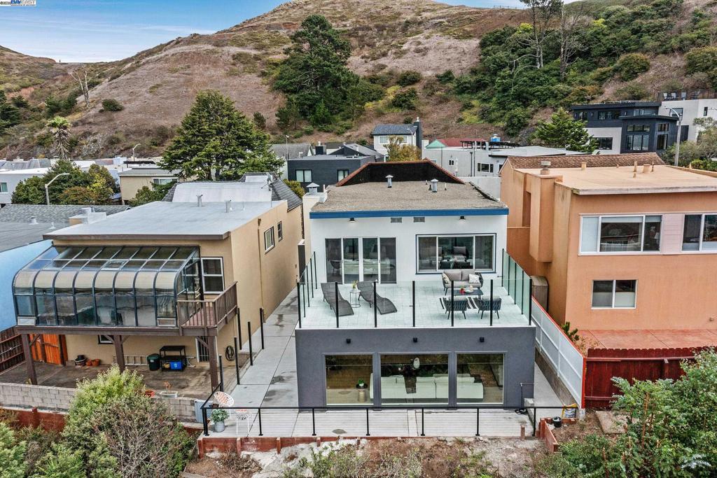 MIDTOWN TERRACE - Residential