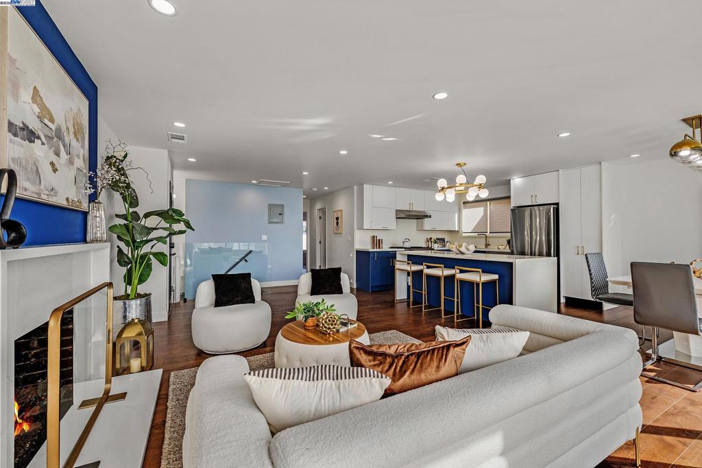 MIDTOWN TERRACE - Residential