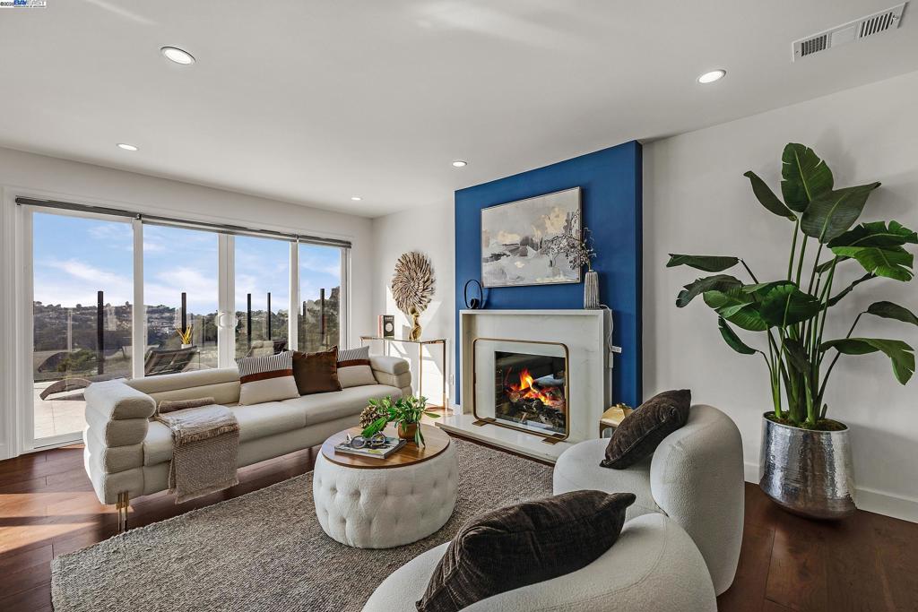 MIDTOWN TERRACE - Residential