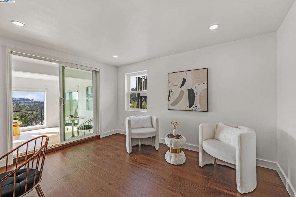 MIDTOWN TERRACE - Residential