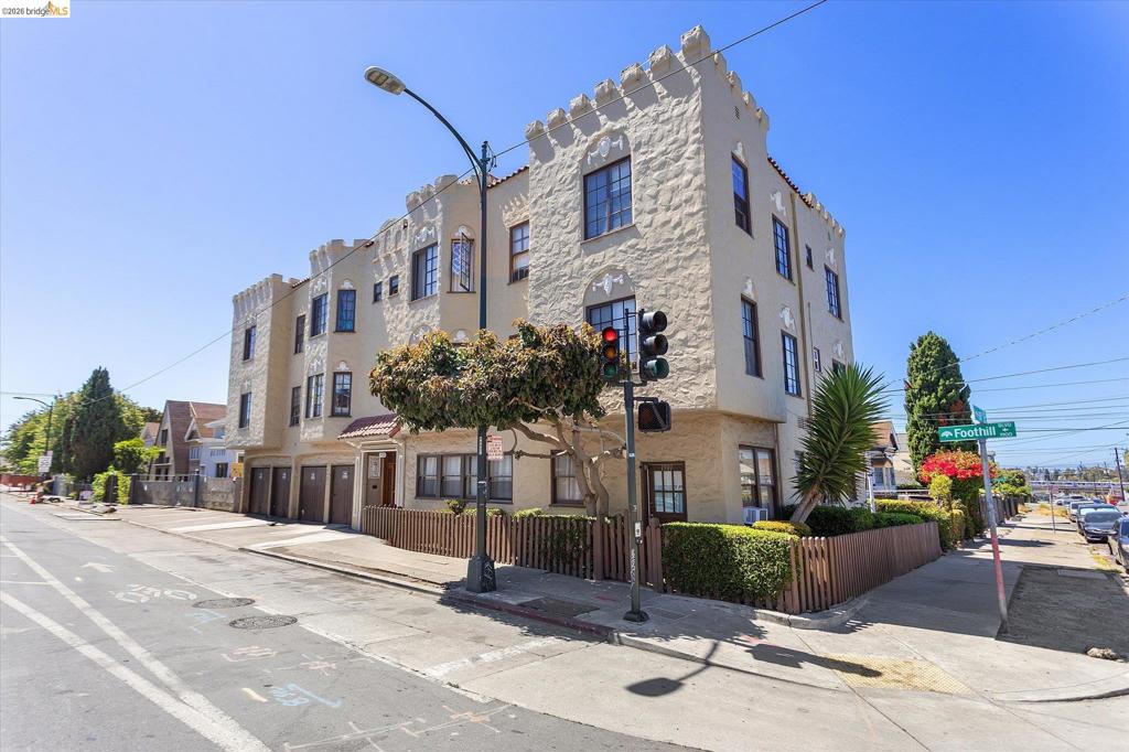1905 Foothill Blvd
