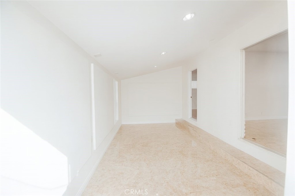 2123 W Orange Avenue