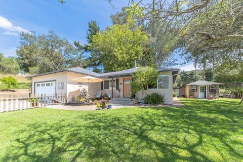 Photo of 448 Echo Valley Road, Salinas, CA 93907 (MLS # ML82041971)