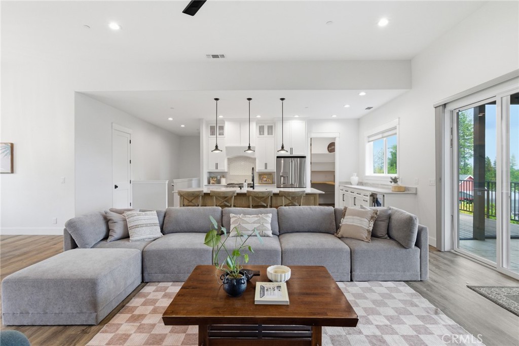 1525 Forest Circle