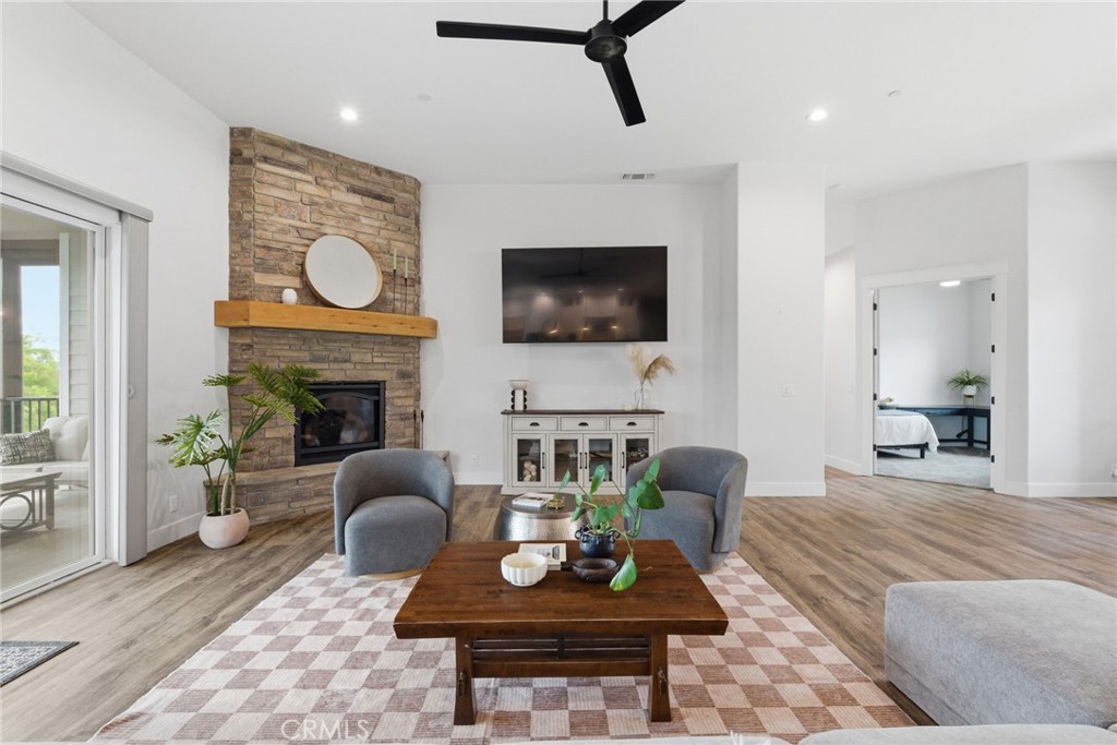 1525 Forest Circle