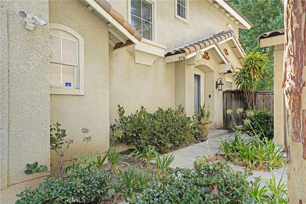 976 Baycrest Lane