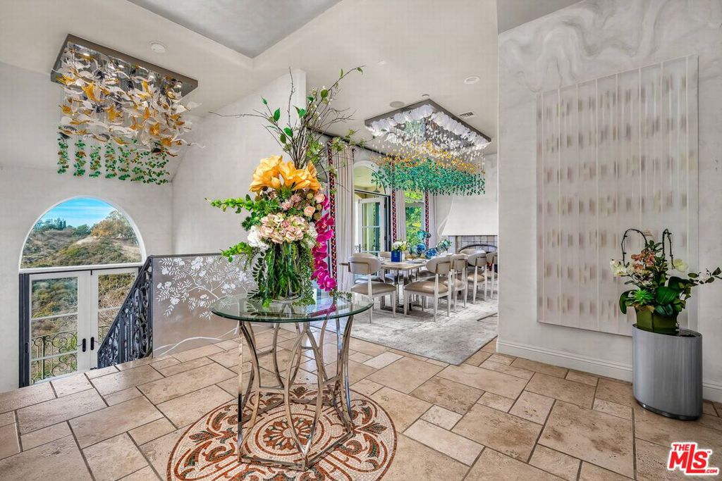 3110 Benedict Canyon Drive