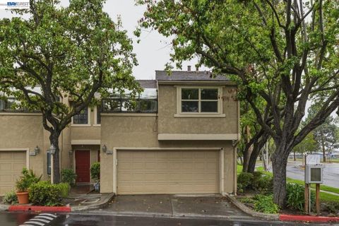 Photo of 5358 Port Sailwood Dr Dr, Newark, CA 94560 (MLS # 41131111)