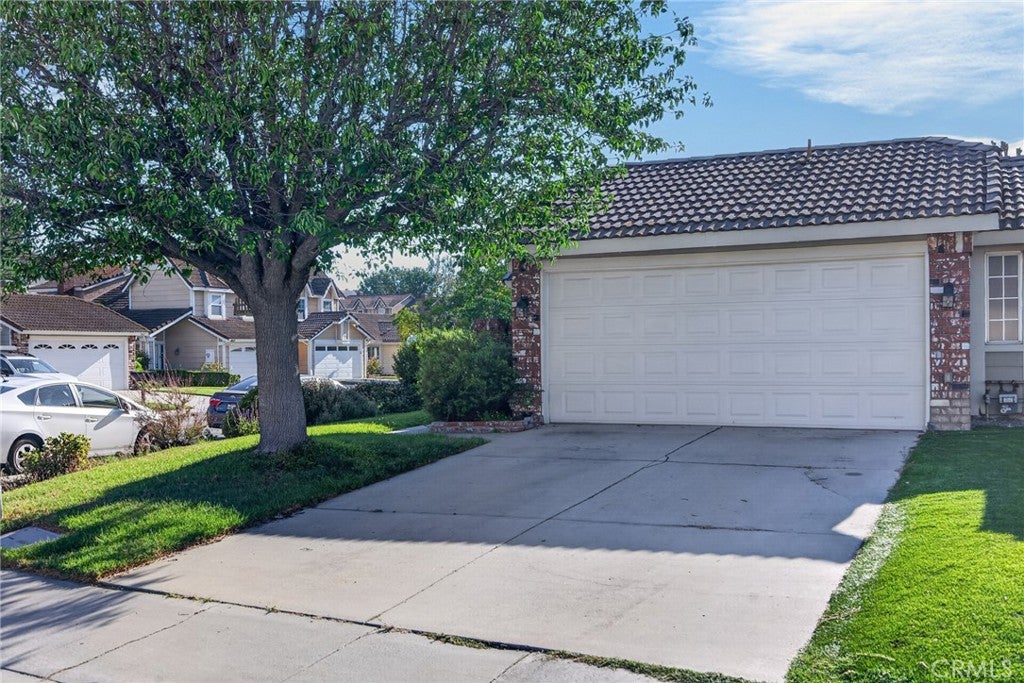8433 E Saratoga