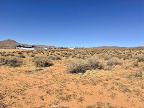 Photo of 0 Waalew Road, Apple Valley, CA 92307 (MLS # HD26213920)