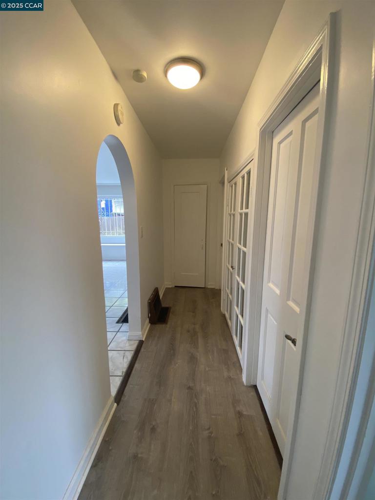 E OAKLAND - Residential Income