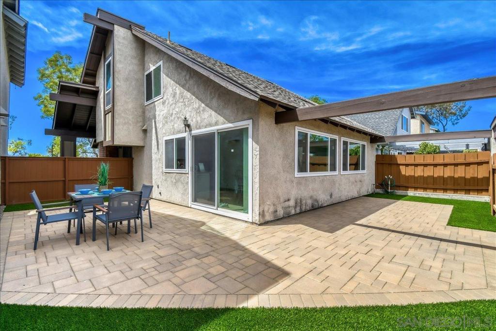 10706 Esmeraldas Dr.