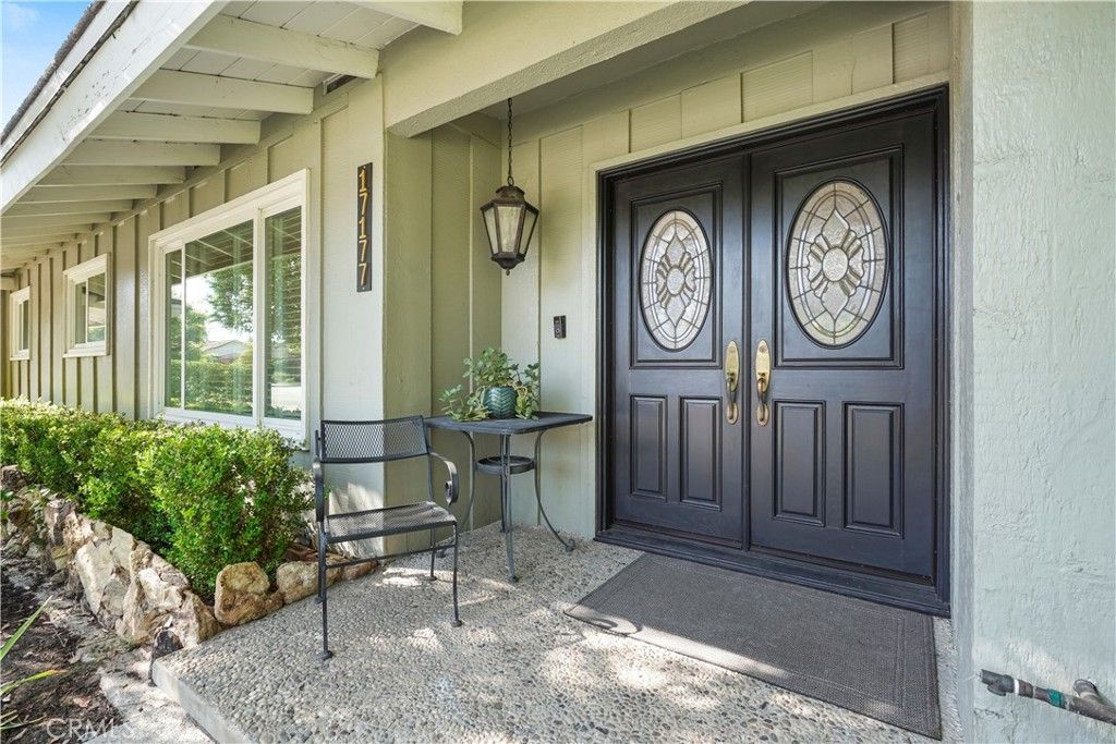 Photo of 17177 Superior St St, Northridge, CA 91325 (MLS # SR25199684)