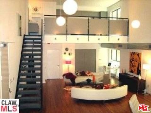 Photo of 7062 Hawthorn Avenue #205, Los Angeles, CA 90028 (MLS # 26662723)