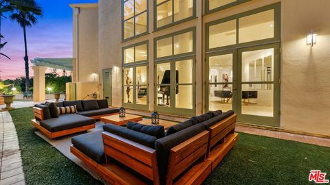 Photo of 1368 Doheny Place, Los Angeles, CA 90069 (MLS # 26648373)