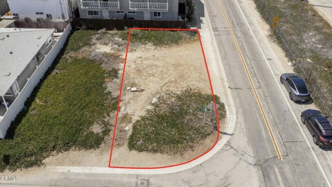 Photo of 161 Santa Monica Avenue, Oxnard, CA 93035 (MLS # V1-37914)