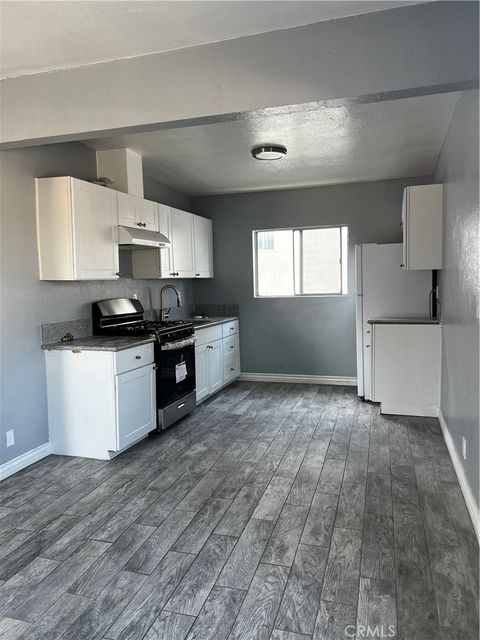 Photo of 120 W 73rd St, Los Angeles, CA 90003 (MLS # SR26072408)