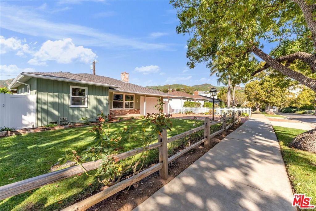 Photo of 763 Wildomar, Pacific Palisades, CA 90272 (MLS # 26633637)