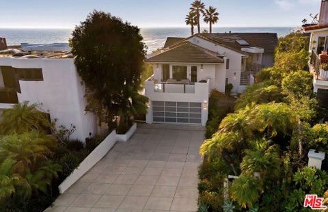 Photo of 31558 Victoria Point Road, Malibu, CA 90265 (MLS # 26834703)