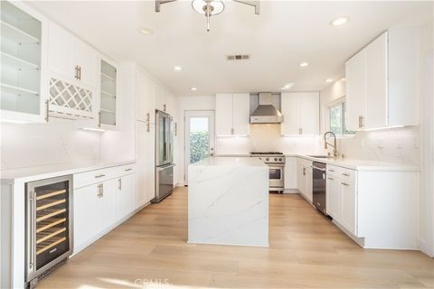 Photo of 19116 Nashville Street, Porter Ranch, CA 91326 (MLS # SR25282112)