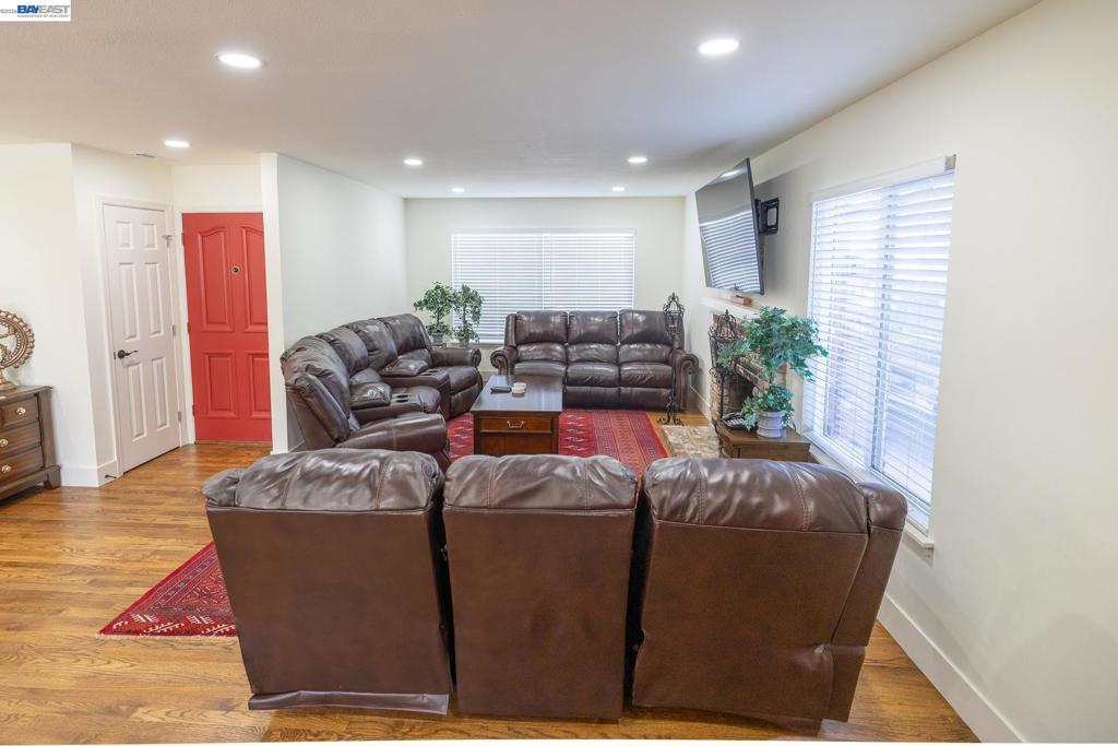 767 Lemos Ave
