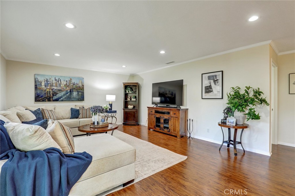 2405 Via Mariposa W 1-H