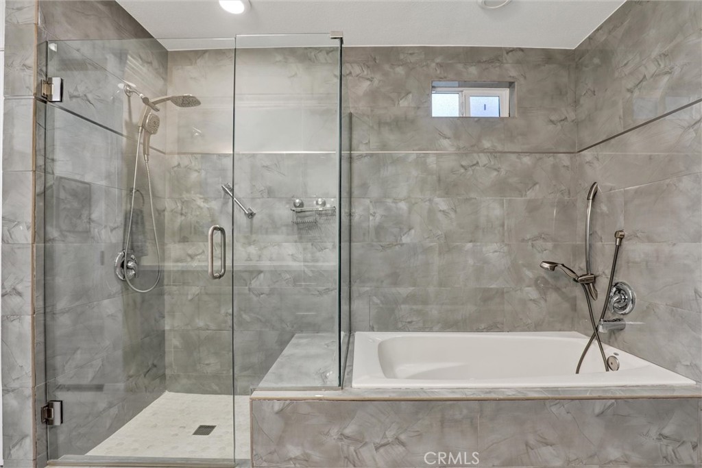 2405 Via Mariposa W 1-H