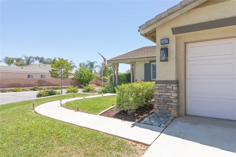 Tiny photo for 25617 Mesa Edge Court, Menifee, CA 92585 (MLS # SW26103899)
