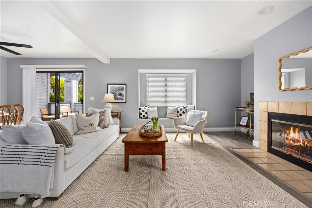 2221 King Court 40