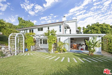 Photo of 6363 Zumirez Drive, Malibu, CA 90265 (MLS # 26662991)