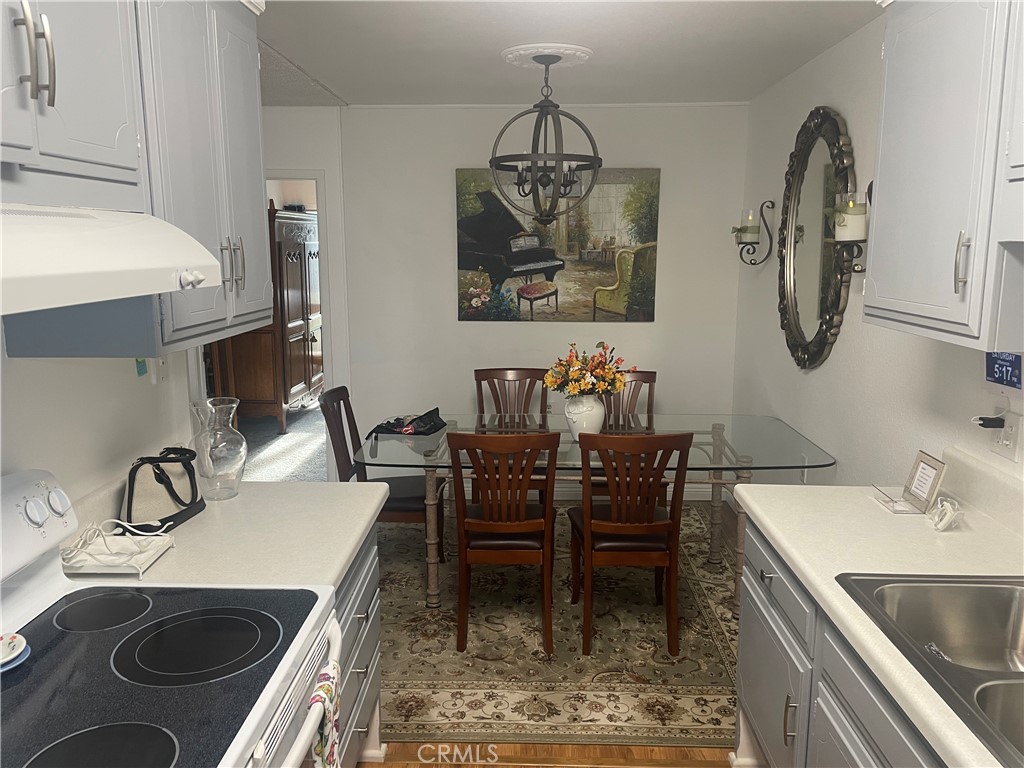 2189 VIA MARIPOSA EAST Q