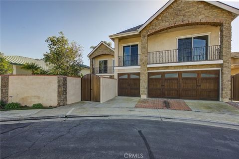 Photo of 6692 Gate Hill Circle, Huntington Beach, CA 92648 (MLS # OC26045167)