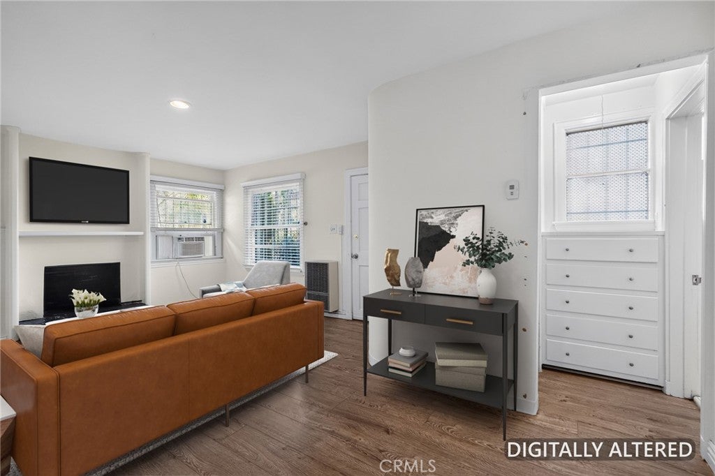 1274 S Beverly Glen