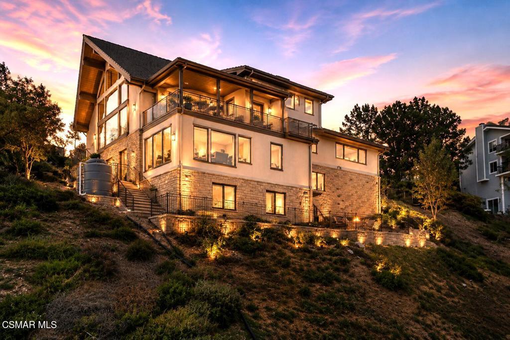 22 Santa Cruz Way