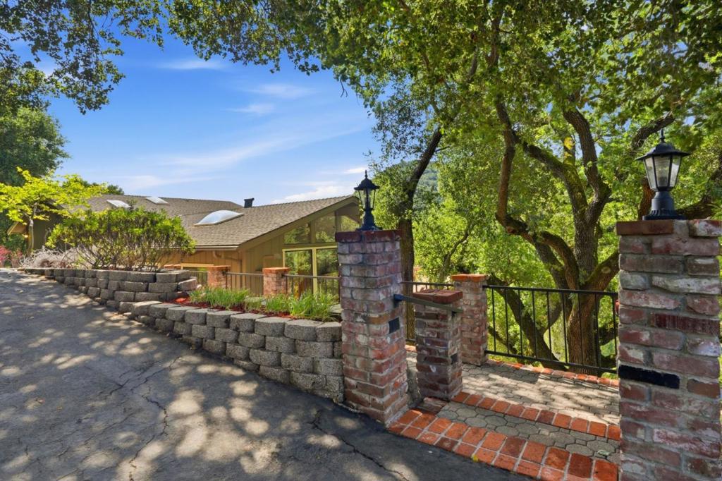 15540 Armsby Lane