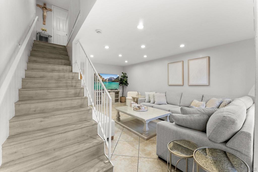 317 S Mollison Ave 3