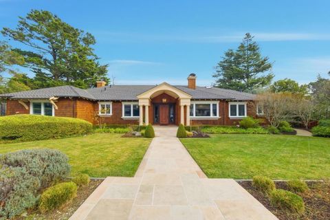 Photo of 530 Barbara Way, Hillsborough, CA 94010 (MLS # ML82032401)