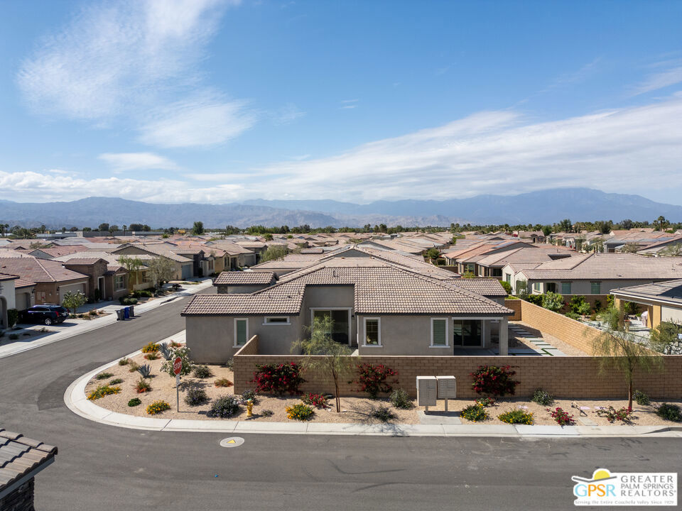 78924 La Rosa Way