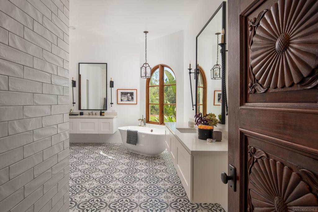 Rancho Santa Fe - Residential