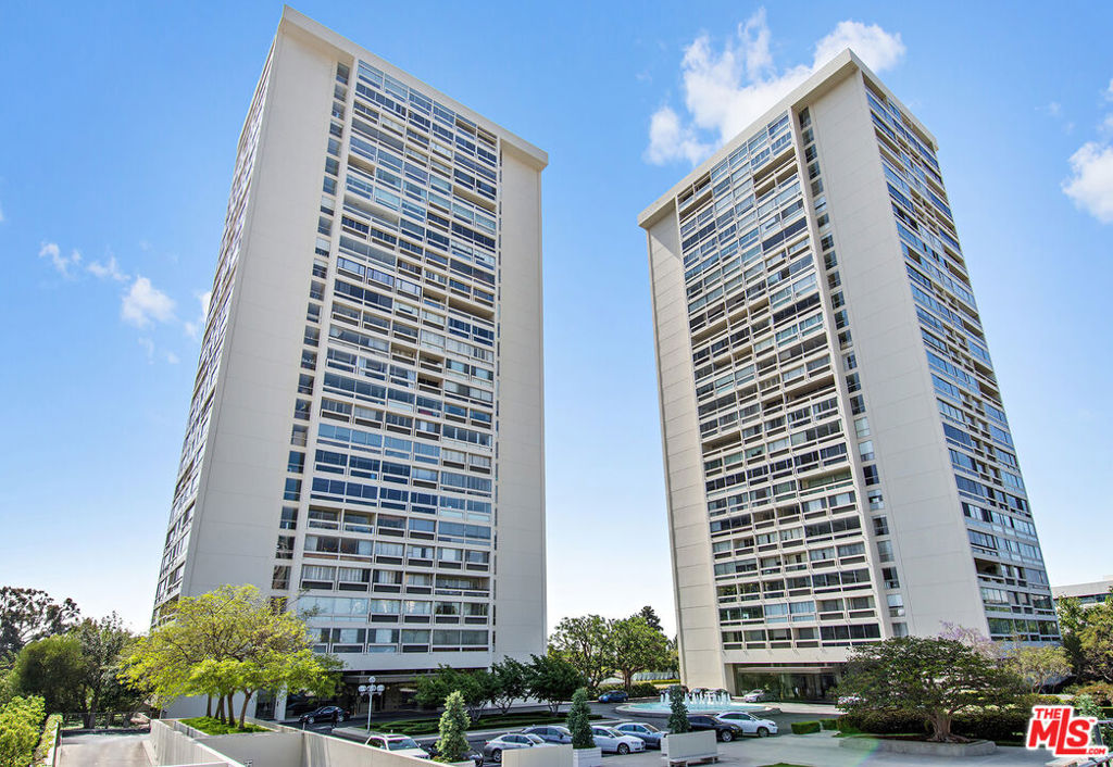 2222 Avenue Of The Stars 2503