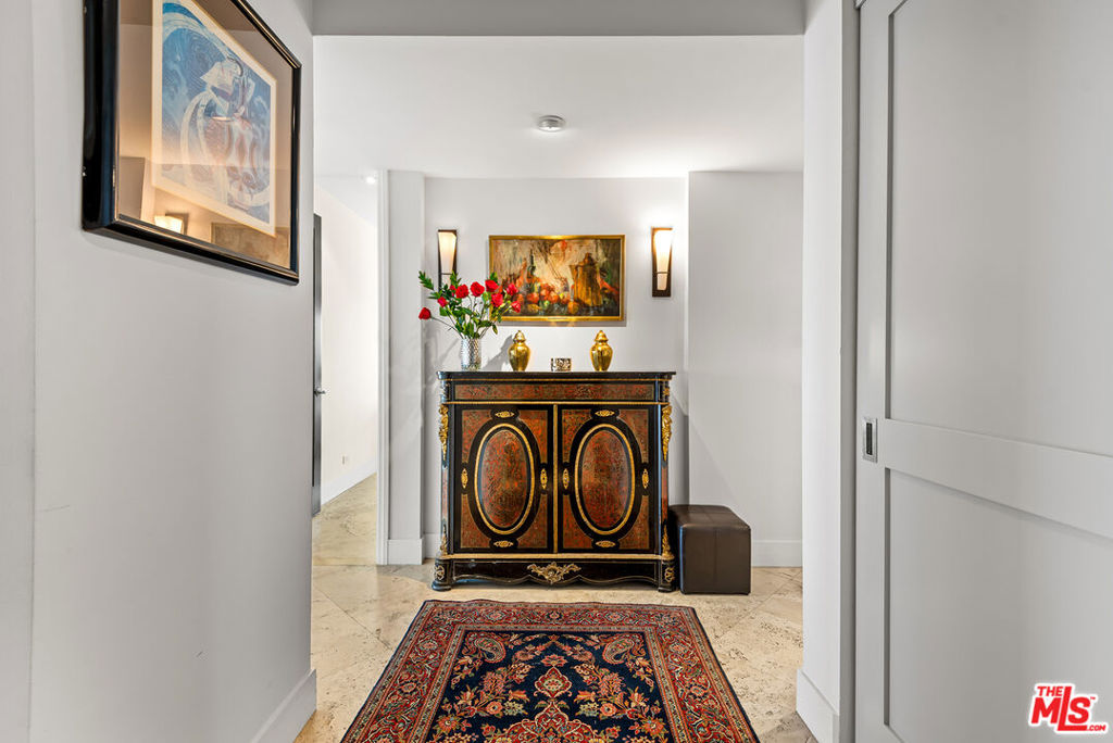 2222 Avenue Of The Stars 2503