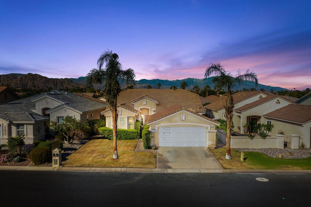 Photo of 44719 Alexandria Vale, Indio, CA 92201 (MLS # 219137315DA)