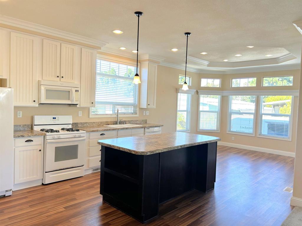 7233 San Bartolo Street