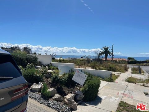 Photo of 3908 Castlerock Road, Malibu, CA 90265 (MLS # 26766085)