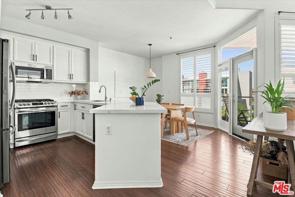 13044 Pacific Promenade 408