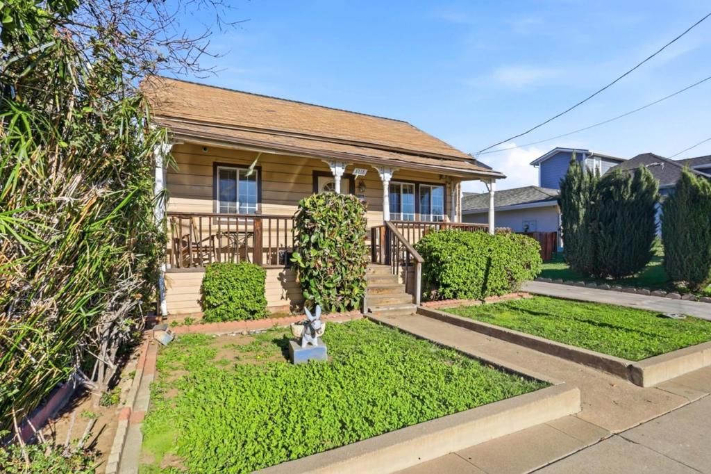 Photo of 1218 S Almaden Avenue, San Jose, CA 95110 (MLS # ML82037104)