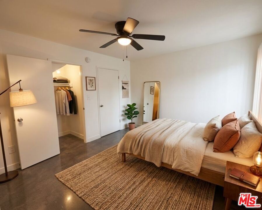 8520 Sunland Boulevard 11