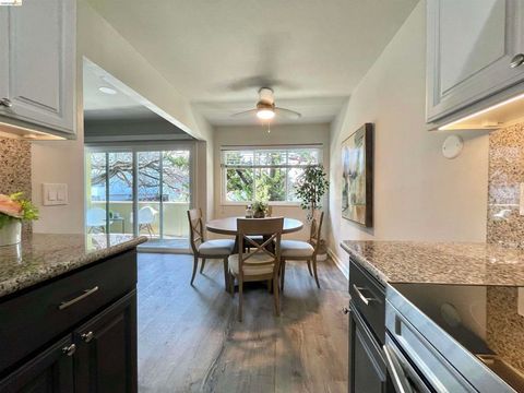 Photo of 3750 3750 Harrison St #103, Oakland, CA 94611 (MLS # 41124665)